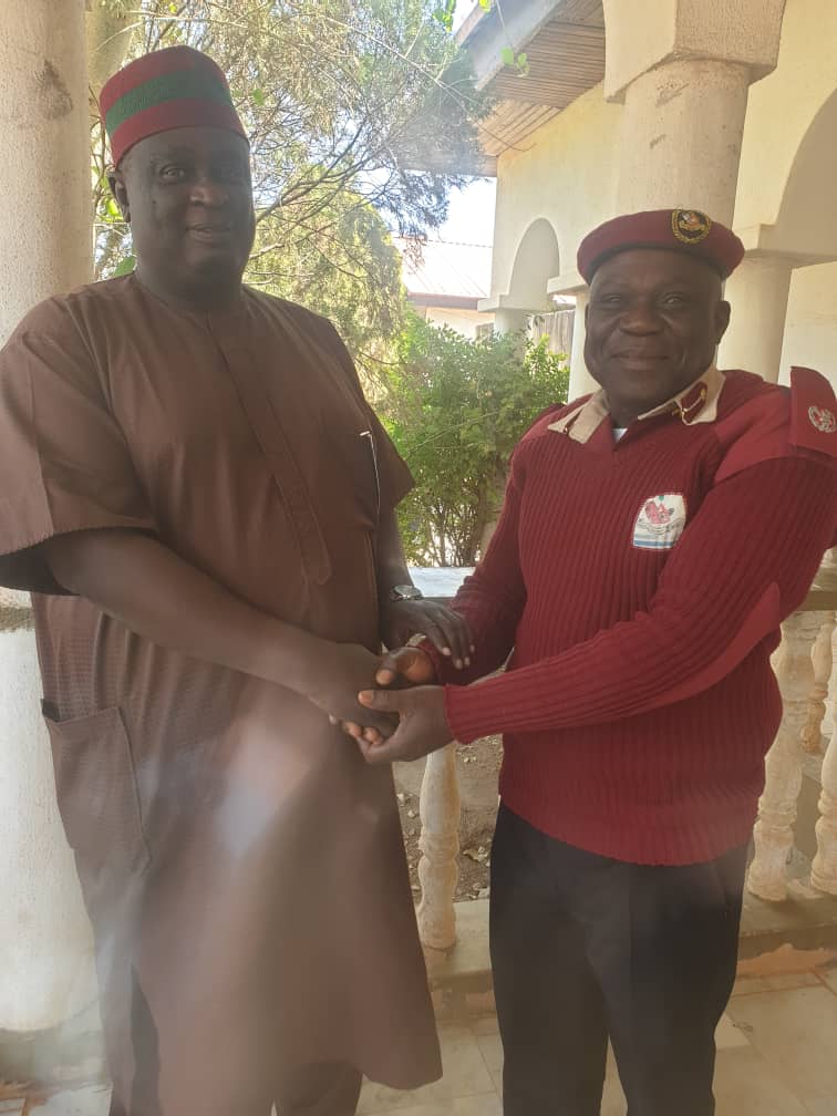 Read more about the article THE FEDERAL ROAD SAFETY CORPS (FRSC) RS4.14 UNIT COMMANDER OF BUKURU ON A COURTESY VISIT TO BECO PRESIDENT