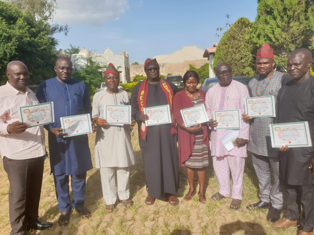 Read more about the article NEWLY ELECTED BECO OFFICIALS RECEIVE CERTIFICATES OF RETURN